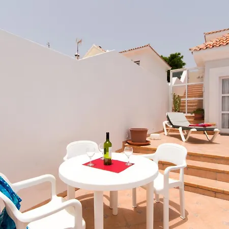 Villa Jasmin - *